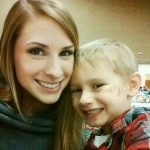 Meet your Posher, Hallie